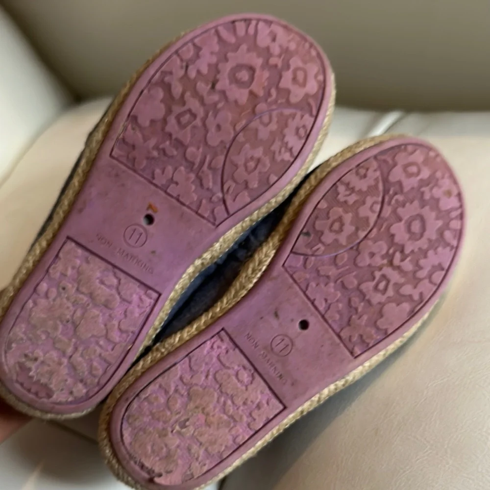 🎀 Gymboree Girls Kids Denim Blue Shoes Loafers with Embroidered Design